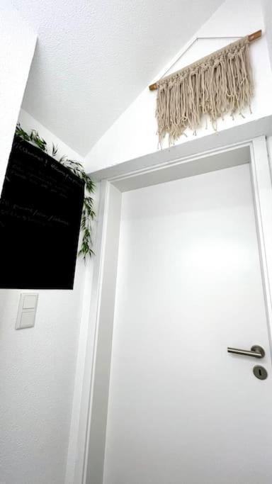 Boho Apartment Mit Aussicht Auf Gartenoase Naehe Duesseldorf Крефелд Екстериор снимка